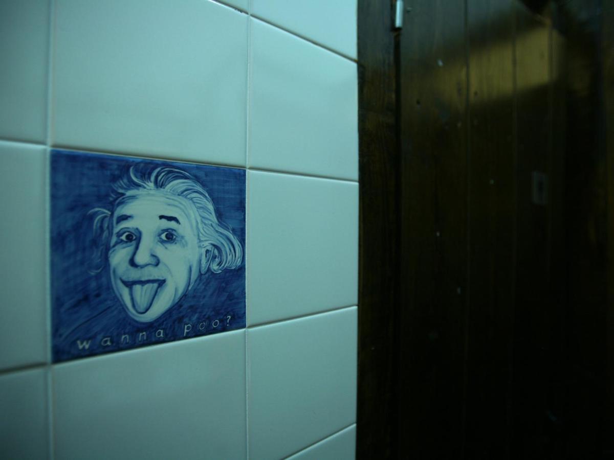 Travellers House - Hostel ลิสบอน ภายนอก รูปภาพ