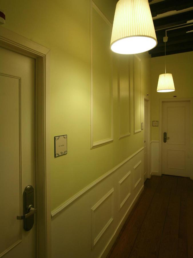 Travellers House - Hostel ลิสบอน ภายนอก รูปภาพ